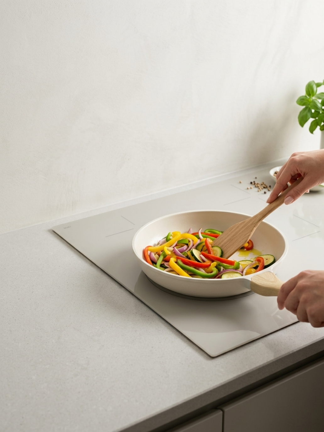Perfect Meals in MinutesDesigned for healthy cooking and effortless maintenance